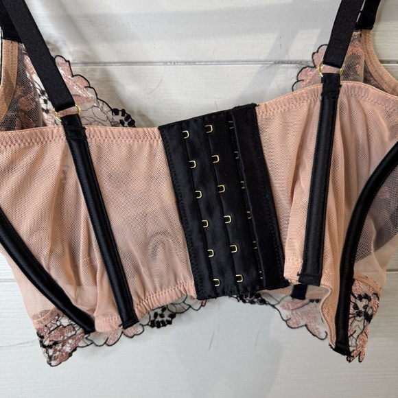 Victoria’s Secret | Very Sexy Lace Floral Bra Size 32DD - Picture 5 of 7